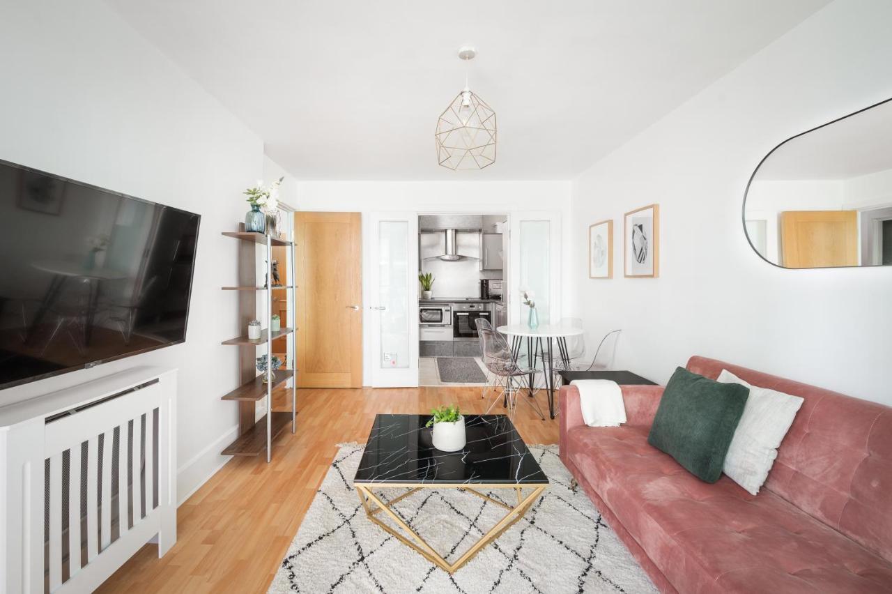Riverside Balcony Apartments, 10 Minutes From Oxford Circus London Exterior foto