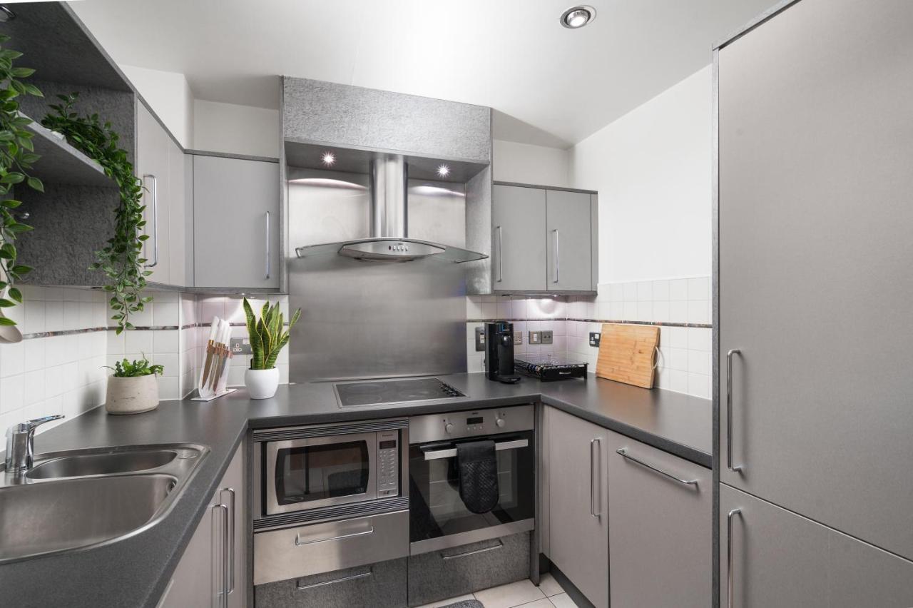 Riverside Balcony Apartments, 10 Minutes From Oxford Circus London Exterior foto