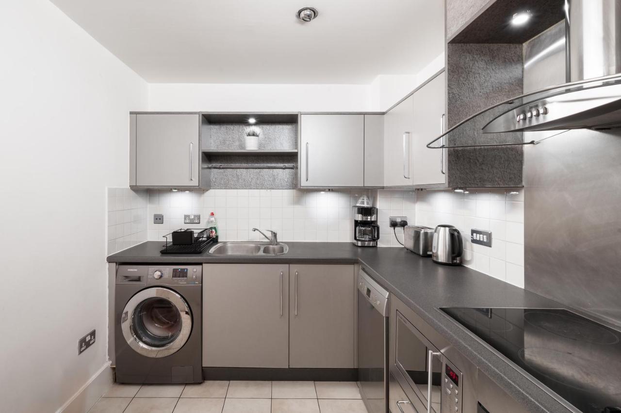 Riverside Balcony Apartments, 10 Minutes From Oxford Circus London Exterior foto