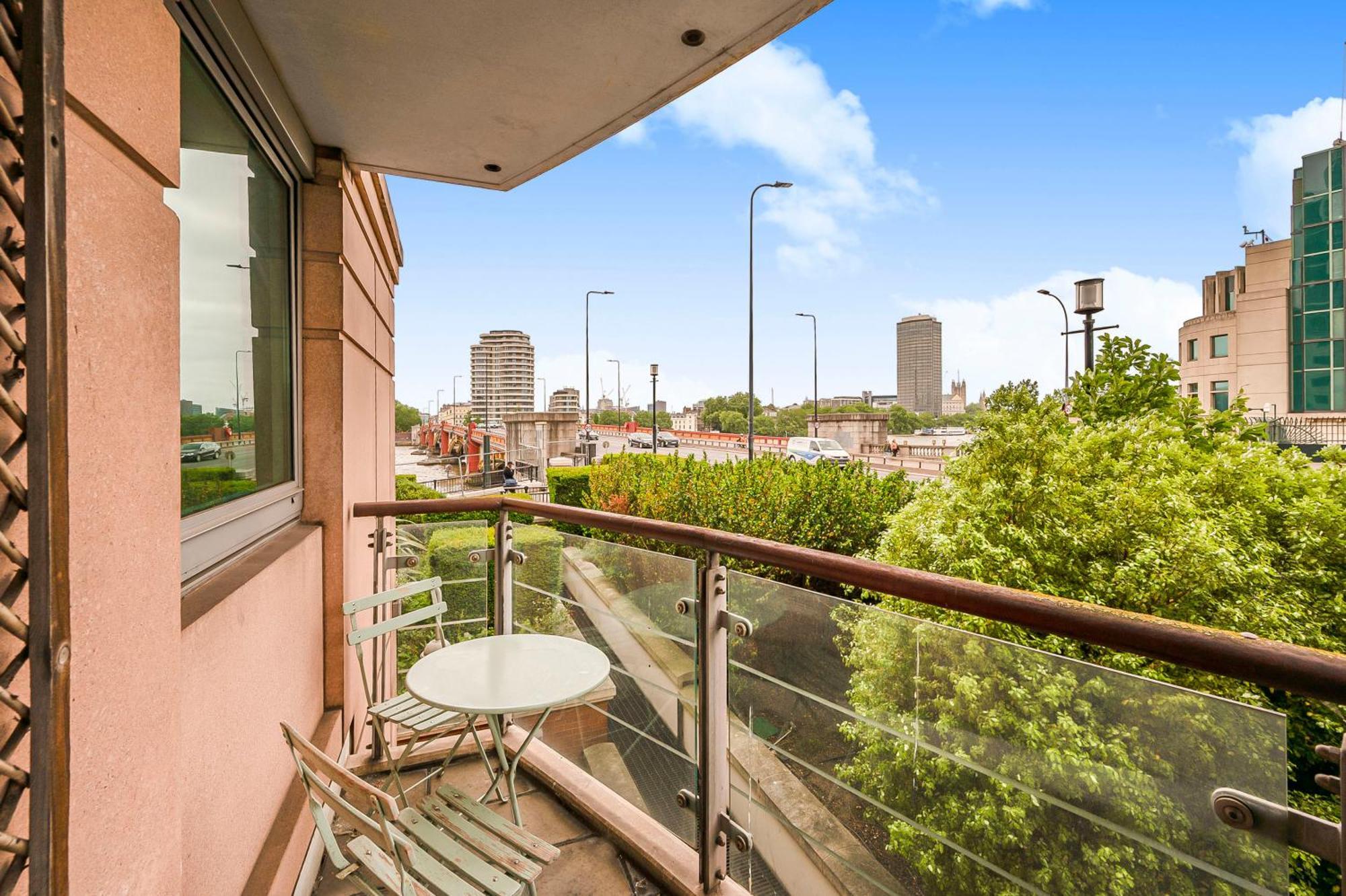 Riverside Balcony Apartments, 10 Minutes From Oxford Circus London Exterior foto