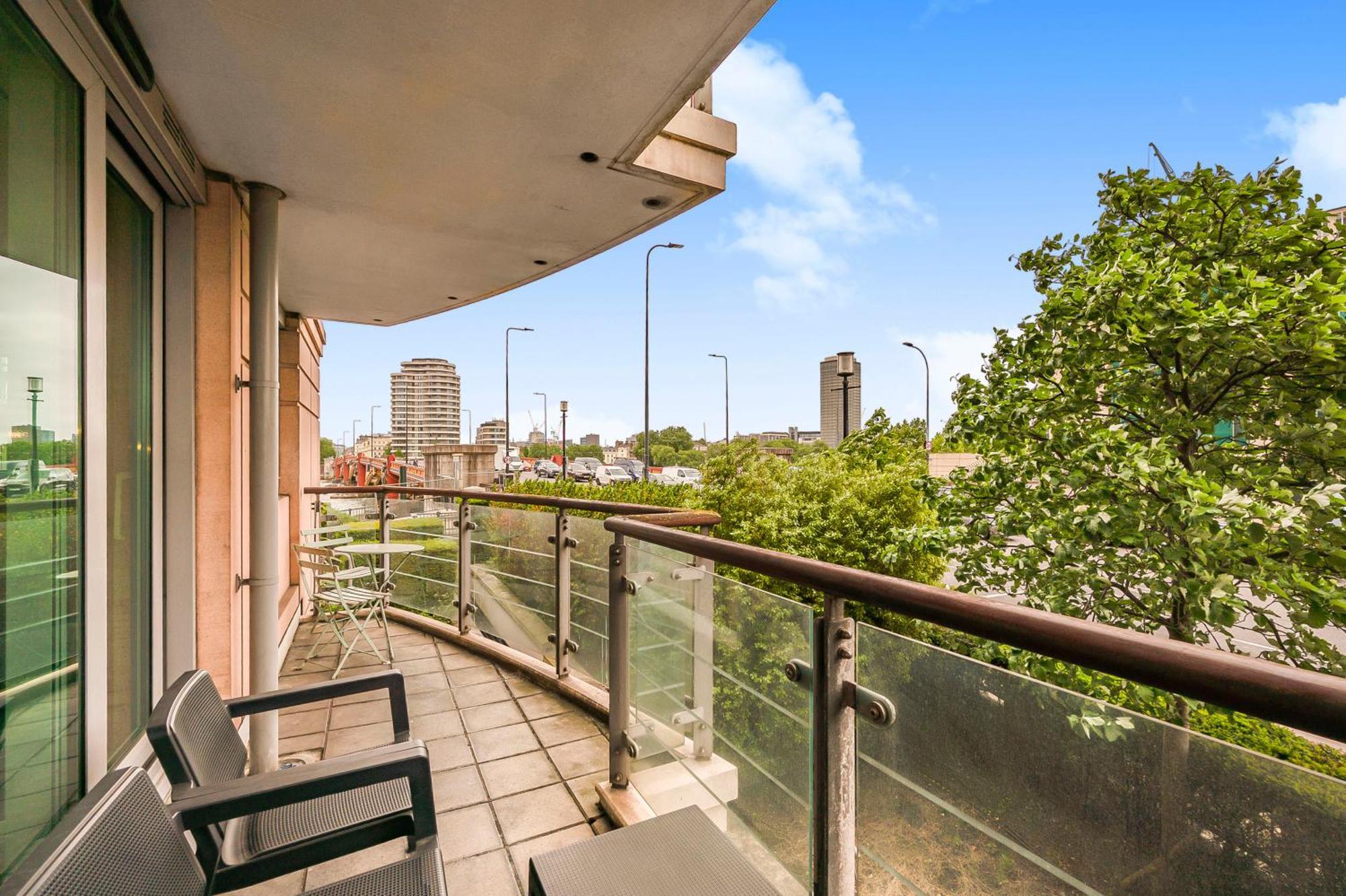 Riverside Balcony Apartments, 10 Minutes From Oxford Circus London Exterior foto