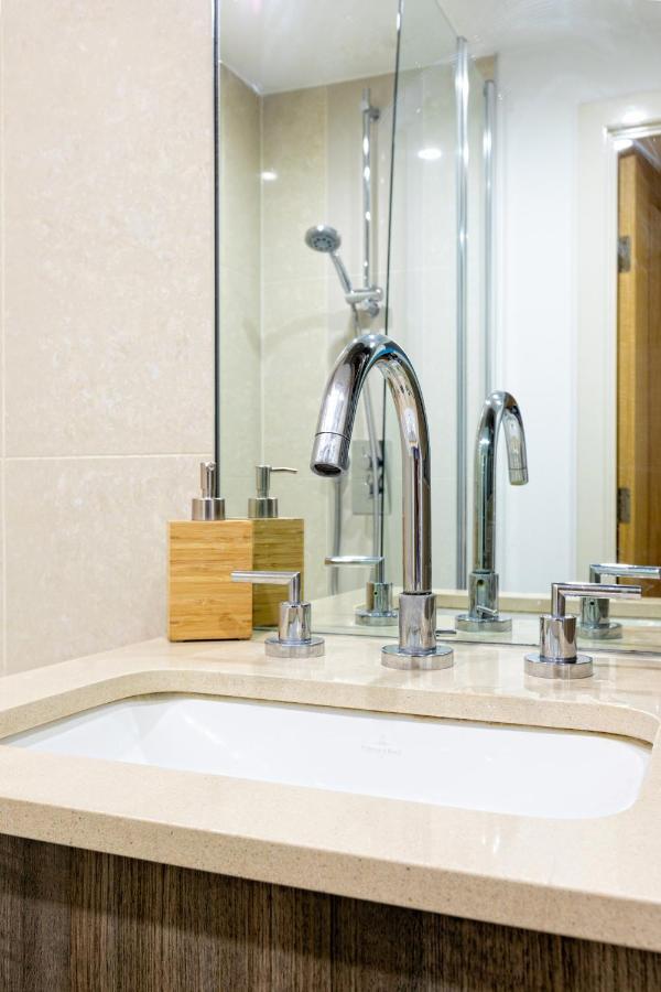 Riverside Balcony Apartments, 10 Minutes From Oxford Circus London Exterior foto